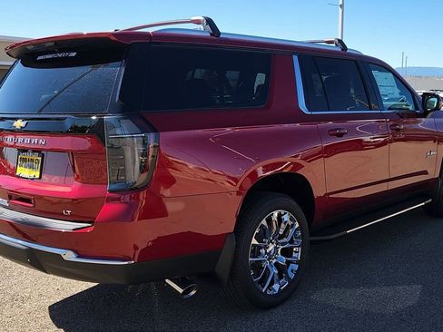 New 2026 Chevrolet Suburban LT w/ Comfort Package image 8