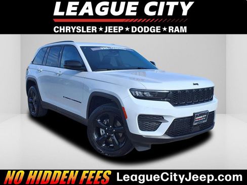 Used 2024 Jeep Grand Cherokee Altitude image 1