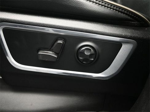 Used 2021 RAM 1500 Laramie image 7