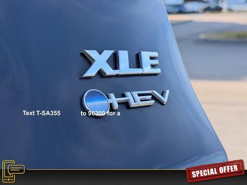 Used 2025 Toyota RAV4 XLE image 22