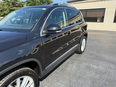 Used 2012 Volkswagen Tiguan SE AWD/4WD image 30