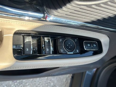 Used 2021 Lincoln Corsair AWD w/ Equipment Group 101A image 23