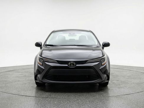 Used 2025 Toyota Corolla LE FWD image 2