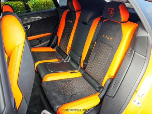 Used 2022 Lamborghini Urus image 44