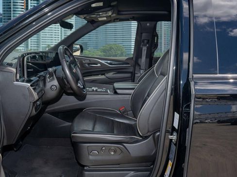 Used 2023 Cadillac Escalade Sport AWD/4WD image 7