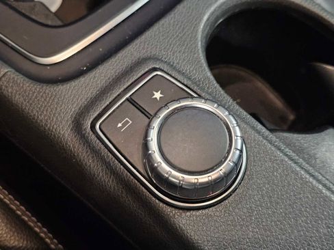 Used 2018 Mercedes-Benz CLA 250 image 21