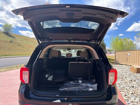 Certified 2022 Ford Explorer XLT w/ Equipment Group 202A AWD/4WD image 24