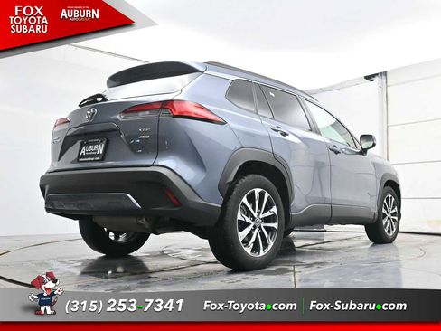 Used 2023 Toyota Corolla Cross XLE w/ Convenience Package AWD/4WD image 18
