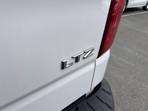 Used 2022 Chevrolet Silverado 1500 LTZ w/ Z71 Off-Road Package AWD/4WD image 39