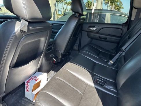 Used 2012 Chevrolet Suburban LT image 5