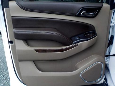 Used 2019 Chevrolet Suburban LT image 22