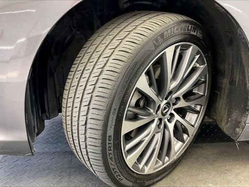 Used 2019 Lexus ES 300h w/ Premium Package FWD image 31