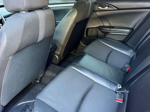 Used 2019 Honda Civic Sport image 4