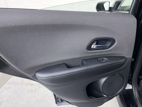 Used 2020 Honda HR-V LX image 18