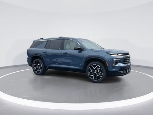 New 2026 Chevrolet Traverse High Country FWD image 2