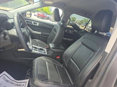 Used 2023 Ford Explorer XLT w/ Equipment Group 202A AWD/4WD image 6