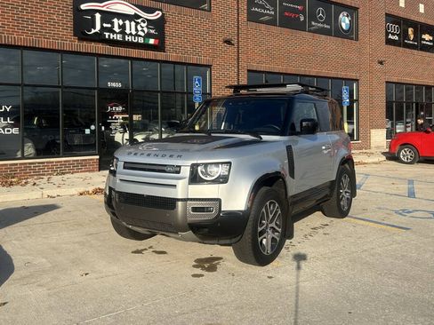 Used 2022 Land Rover Defender 90 X-Dynamic S image 2