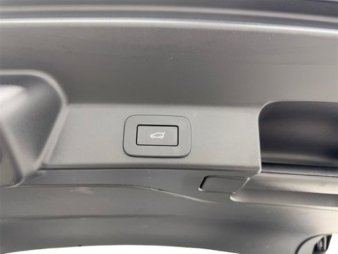 Used 2024 Jaguar F-PACE R-Dynamic S image 80