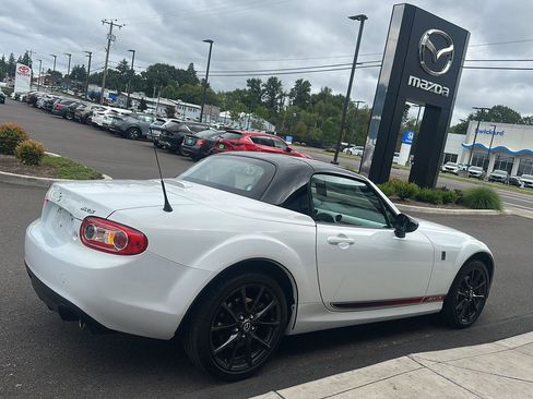 Used 2013 MAZDA MX-5 Miata Club RWD image 9