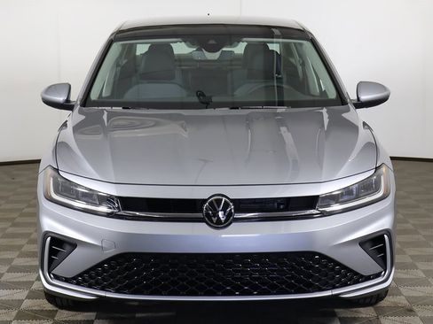 Used 2026 Volkswagen Jetta SE image 12