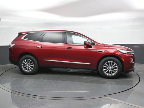Used 2024 Buick Enclave Premium AWD/4WD image 4
