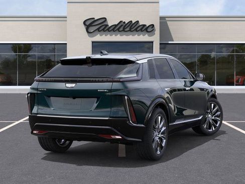 New 2026 Cadillac Lyriq Signature Luxury AWD/4WD image 4