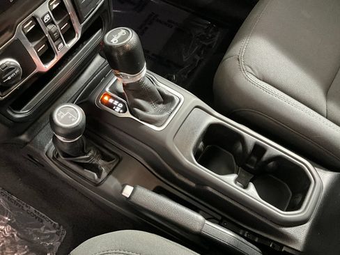 Used 2020 Jeep Wrangler Unlimited Sport S AWD/4WD image 18