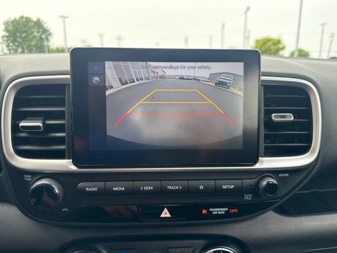 Used 2025 Hyundai Venue SE FWD image 20