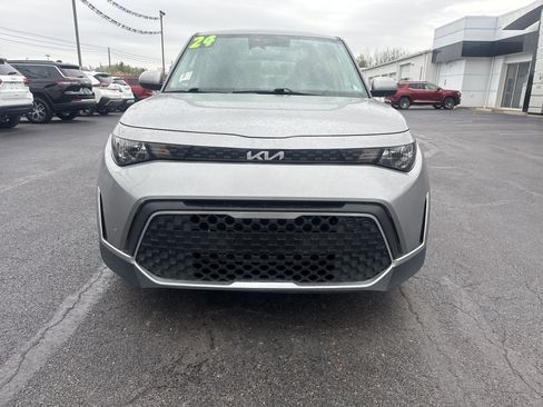 Used 2024 Kia Soul LX w/ Option Group 015 FWD image 9