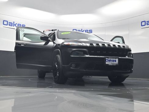 Used 2015 Jeep Cherokee Latitude w/ Comfort/Convenience Group FWD image 58