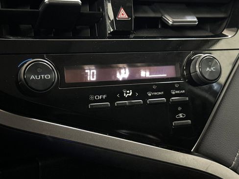 Used 2021 Toyota Camry SE image 18