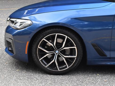 Used 2022 BMW 530i xDrive w/ M Sport Package image 16