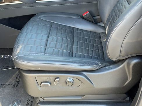 Used 2025 Cadillac Escalade Sport Platinum AWD/4WD image 28