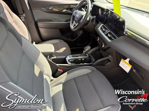 Used 2025 Chevrolet TrailBlazer LT w/ Convenience Package AWD/4WD image 20