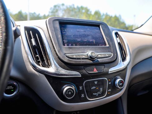 Used 2021 Chevrolet Equinox LT FWD image 15