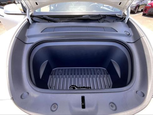 Used 2023 Tesla Model Y AWD image 29