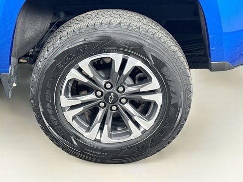 Used 2022 Chevrolet Colorado Z71 AWD/4WD image 9