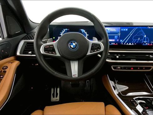 Certified 2024 BMW X5 xDrive50e w/ M Sport Package AWD/4WD image 4
