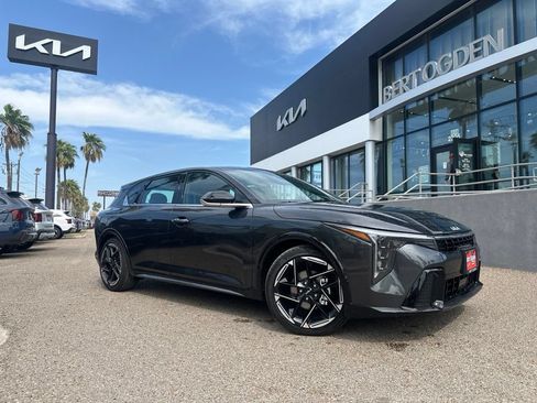 New 2026 Kia K4 GT-Line FWD image 1
