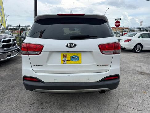 Used 2016 Kia Sorento EX w/ EX Premium Package FWD image 5