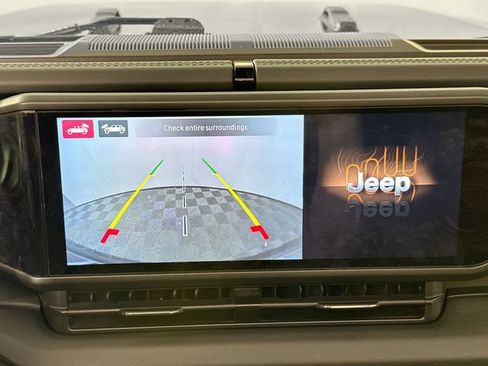 Used 2024 Jeep Wrangler High Altitude AWD/4WD image 17