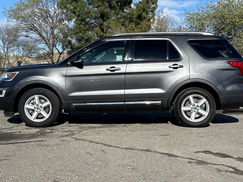 Certified 2017 Ford Explorer XLT w/ Equipment Group 202A image 7
