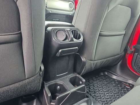 Used 2018 Jeep Wrangler Unlimited Sport AWD/4WD image 12
