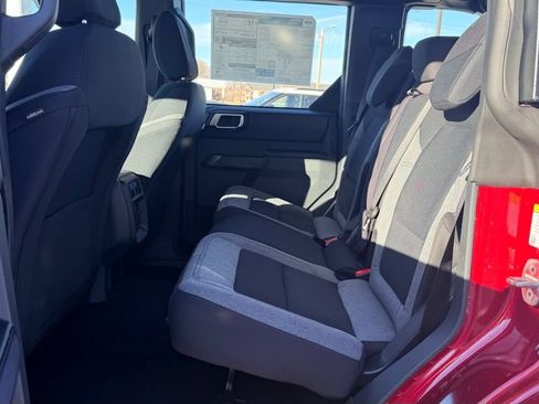 New 2025 Ford Bronco 4-Door w/ Sasquatch Package AWD/4WD image 13