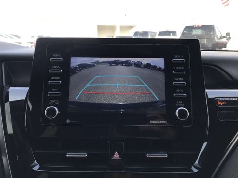 Used 2022 Toyota Camry SE image 30