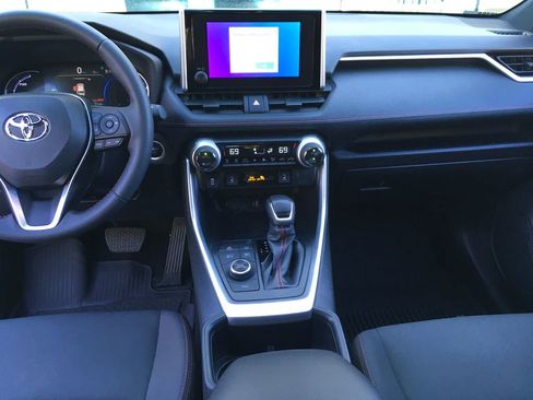 Used 2024 Toyota RAV4 SE w/ Weather & Moonroof Package AWD/4WD image 25