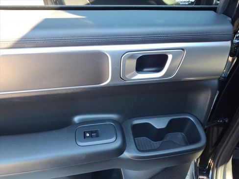 Used 2025 Hyundai Santa Fe SE image 8