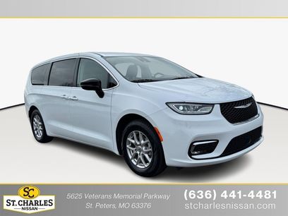 Used 2024 Chrysler Pacifica Touring-L