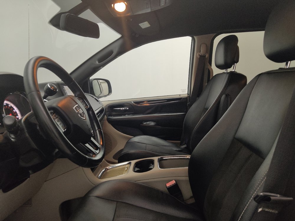 Used 2019 Dodge Grand Caravan SXT FWD image 17