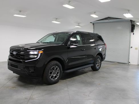 New 2026 Ford Expedition Active RWD image 3